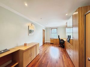 Photo 25- click for photo gallery